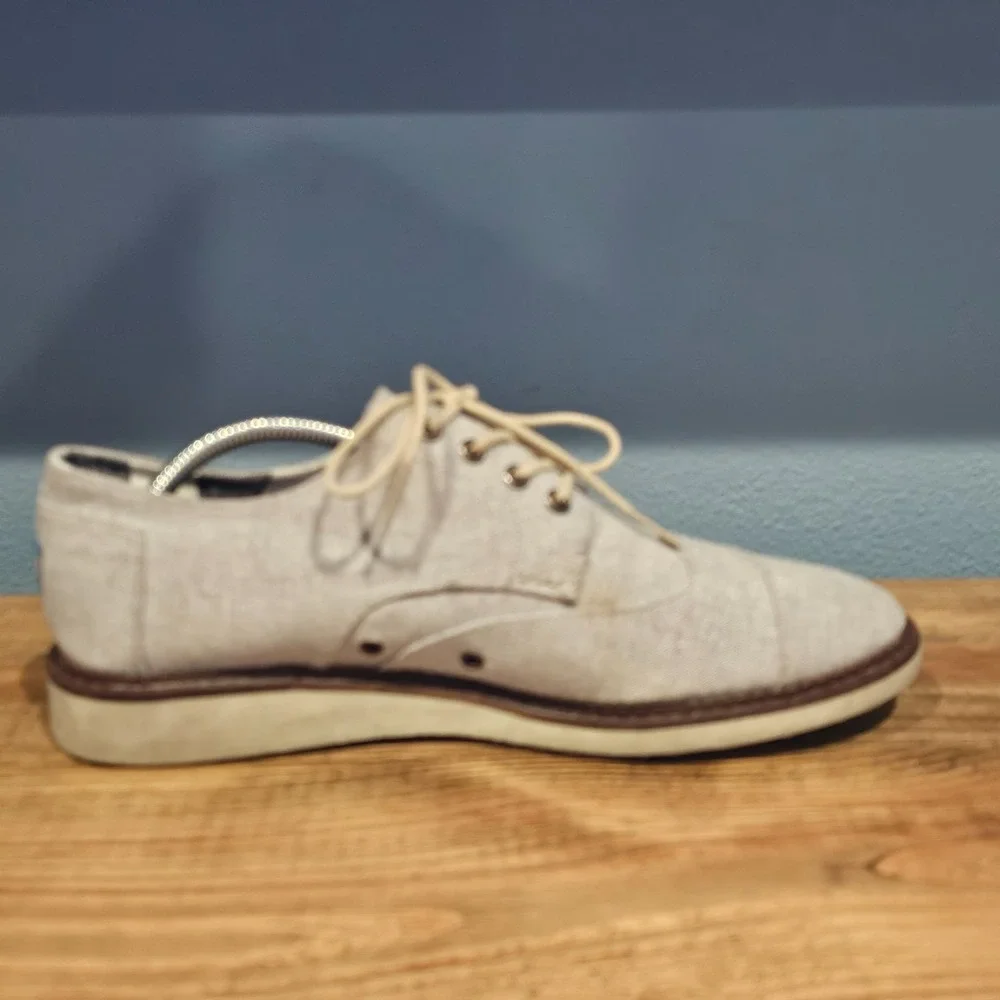 Toms Shoes Mens 10‎ Gray Canvas Oxfords Lace Up  Cap Toe Casual